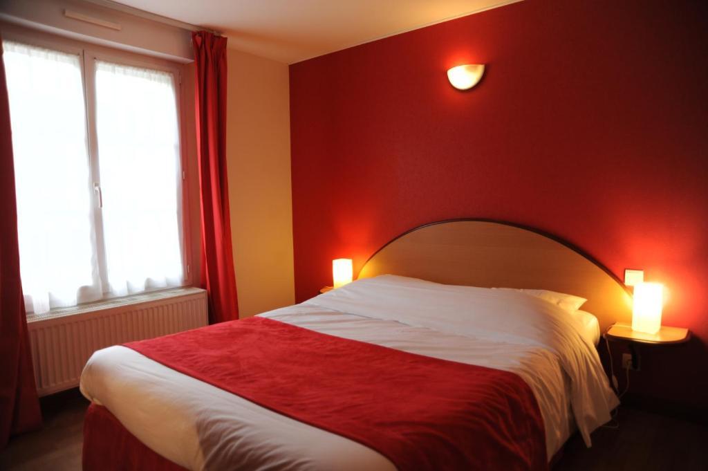 Logis - Hotel Restaurant L'Ecu De France Malesherbes Rum bild