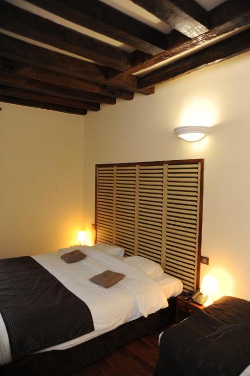 Logis - Hotel Restaurant L'Ecu De France Malesherbes Exteriör bild
